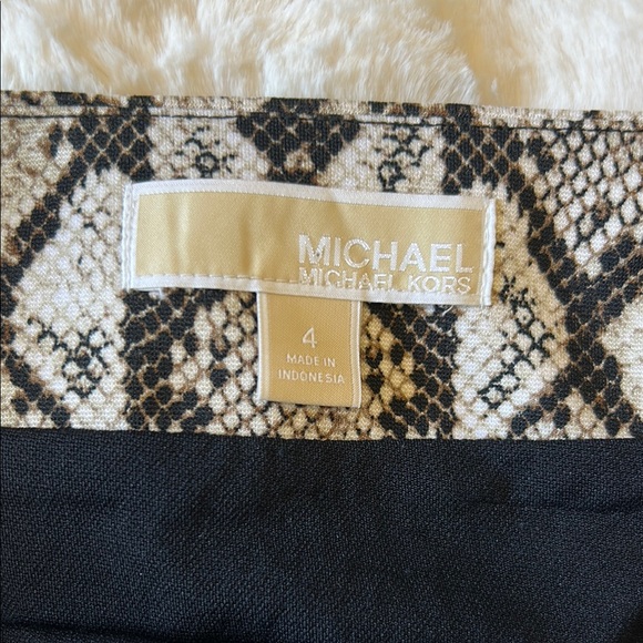 Stylish Michael Kors Snake Print Skirt - Black and Cream - Picture 4 of 8